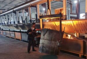 Pouring molten iron